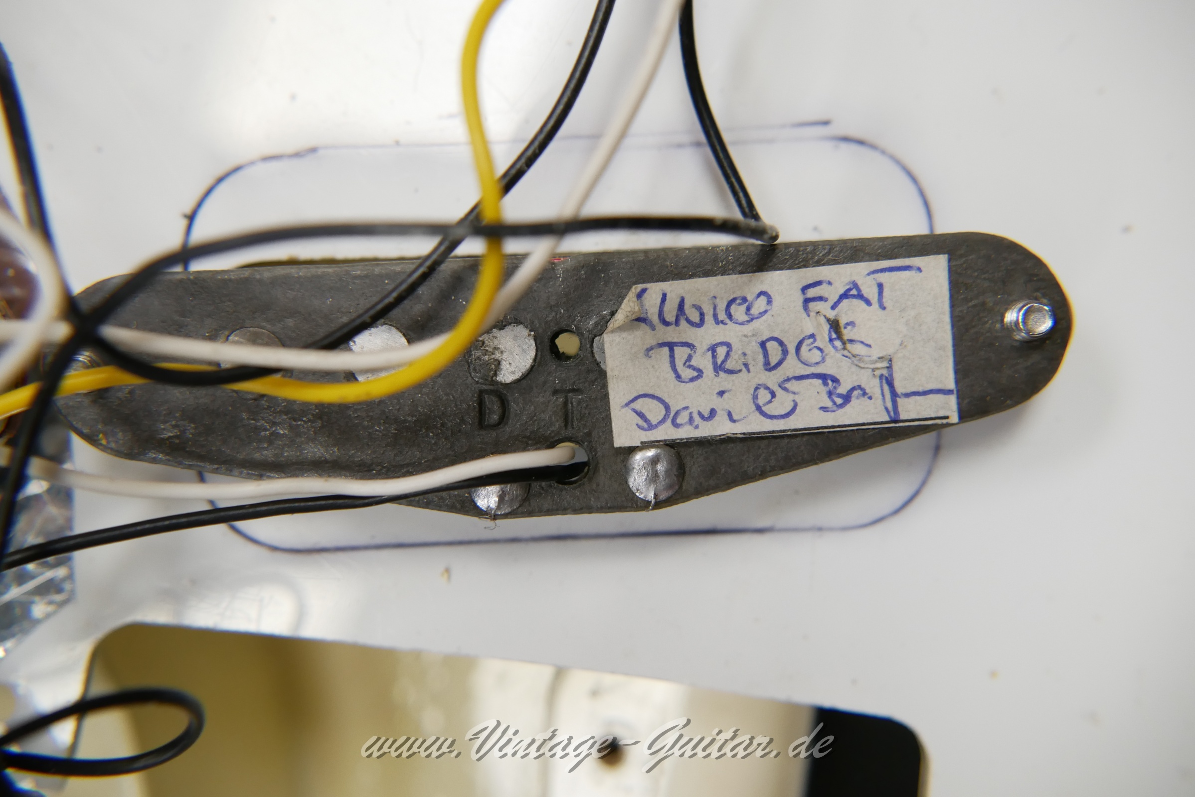 img/vintage/6174/fender_stratocaster_ritchieblackmore_mexico_2009_olympic white-016.JPG